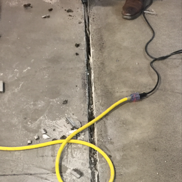 Hi Tech Spall TX3: Rapid set, high strength low viscosity polyurethane repair material